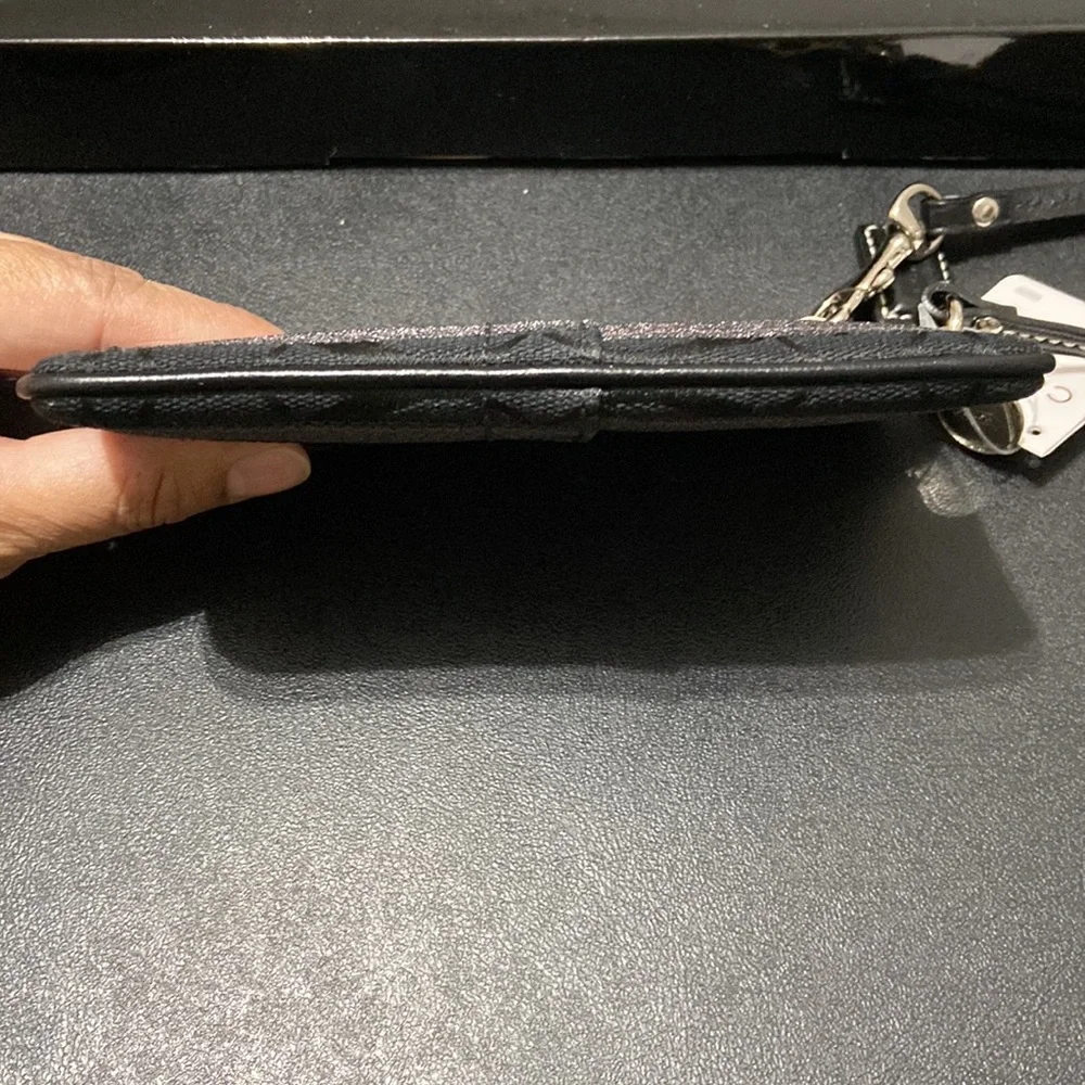 Coach wristlet - Picture 6 of 7